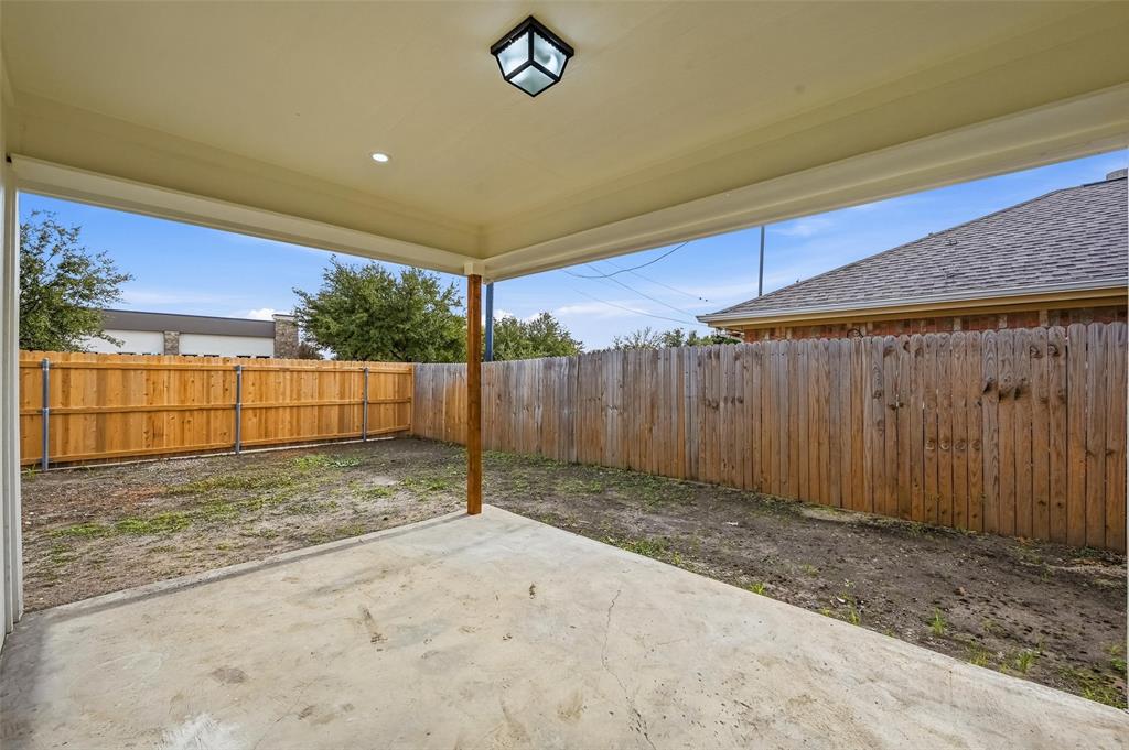 1005 Meadow Circle N