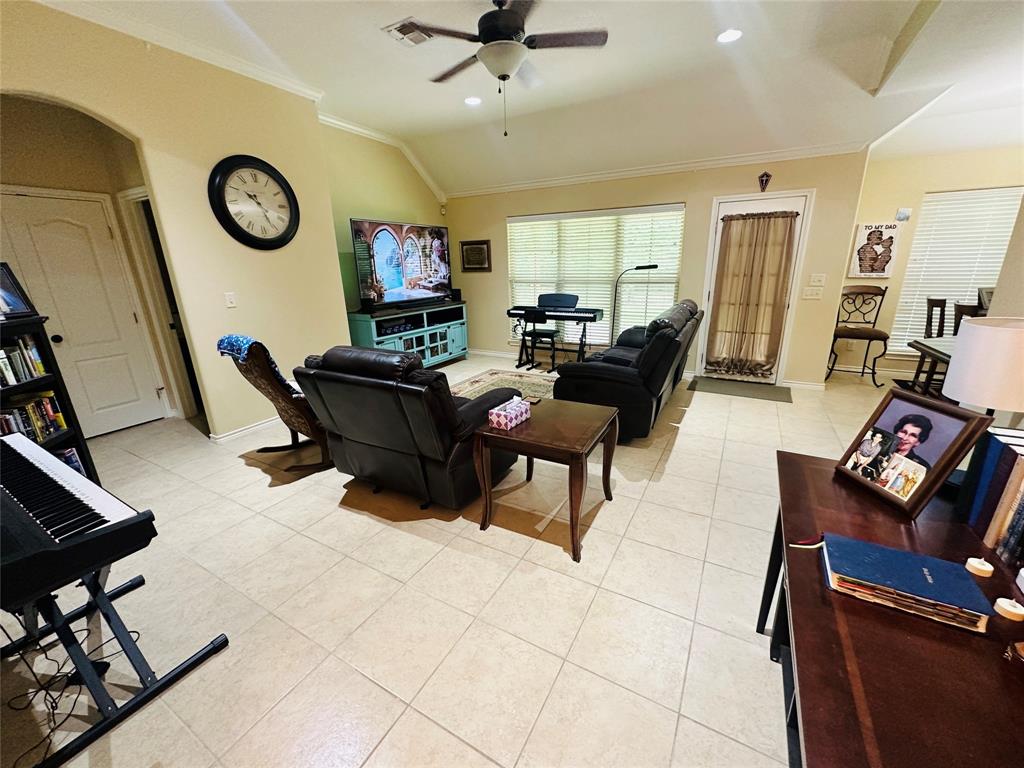 1702 Turnberry Circle