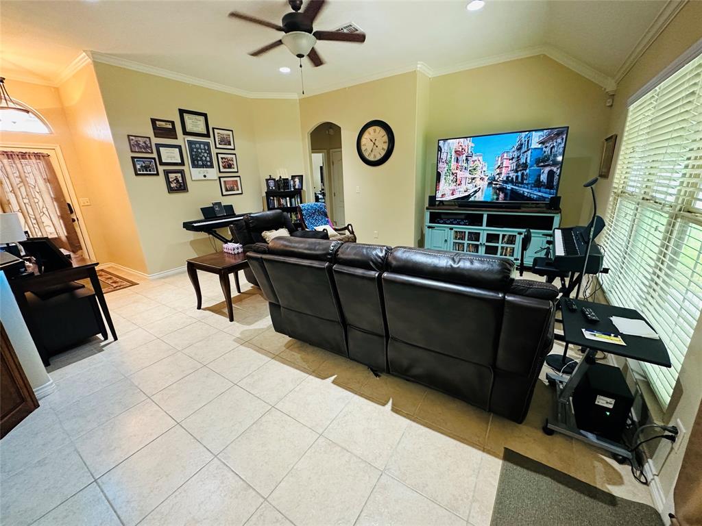 1702 Turnberry Circle