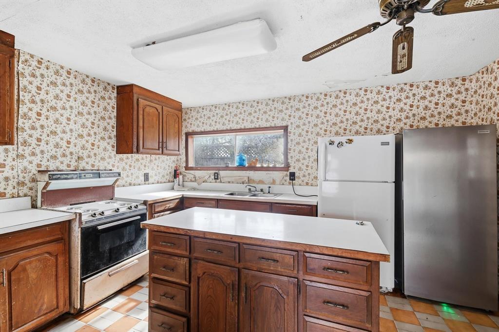 T & P Rrr Co - Residential