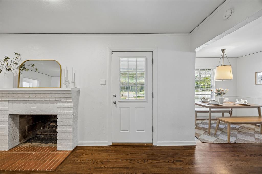 9262 Forest Hills Boulevard