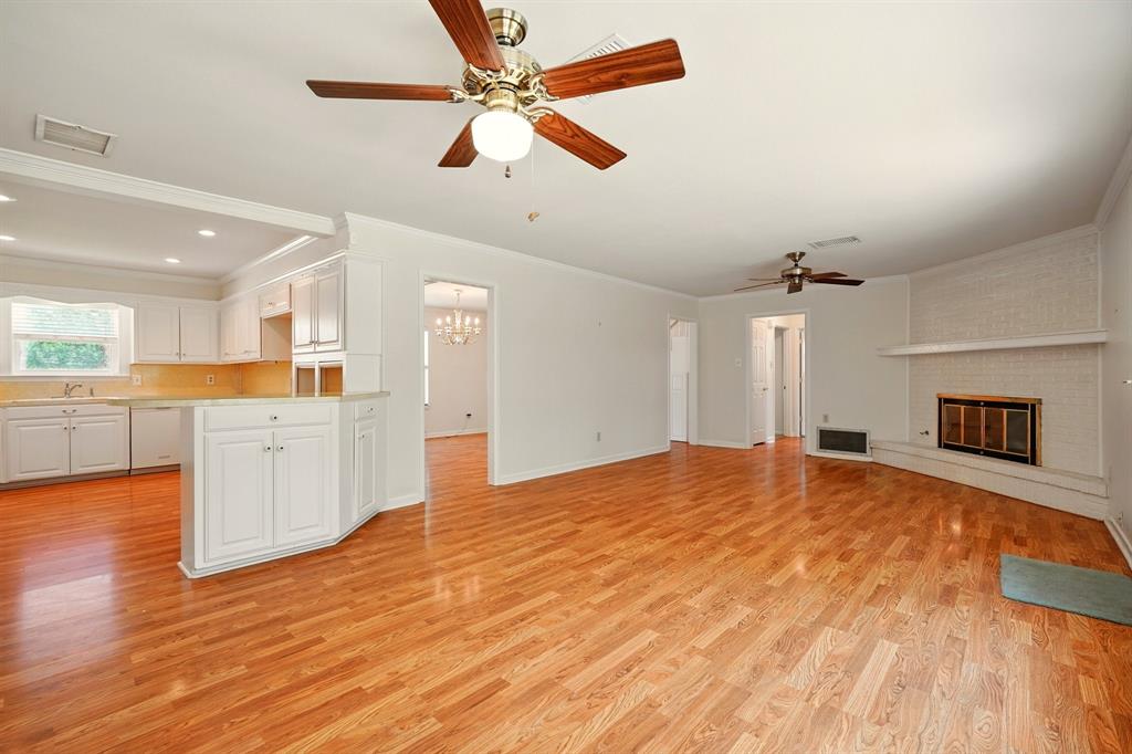2050 Greenbriar Drive