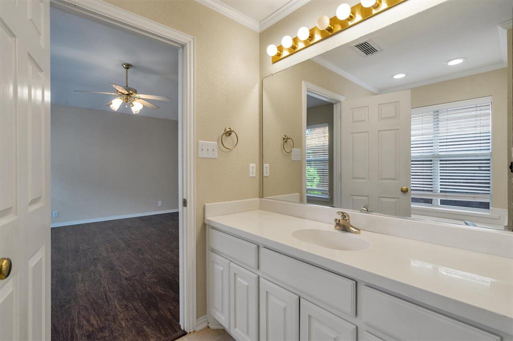 Country Club Pl-Rev - Residential