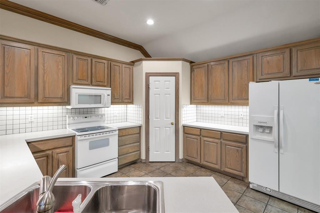 Country Club Pl-Rev - Residential