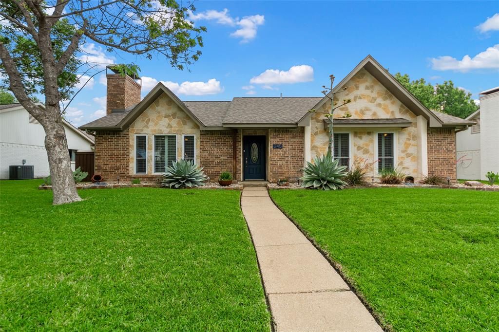 Photo of 245 Creekside Lane, Coppell, TX 75019 (MLS # 21249211)