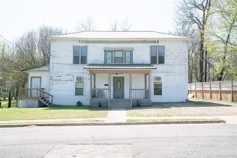 631 W Austin Paris TX 75460