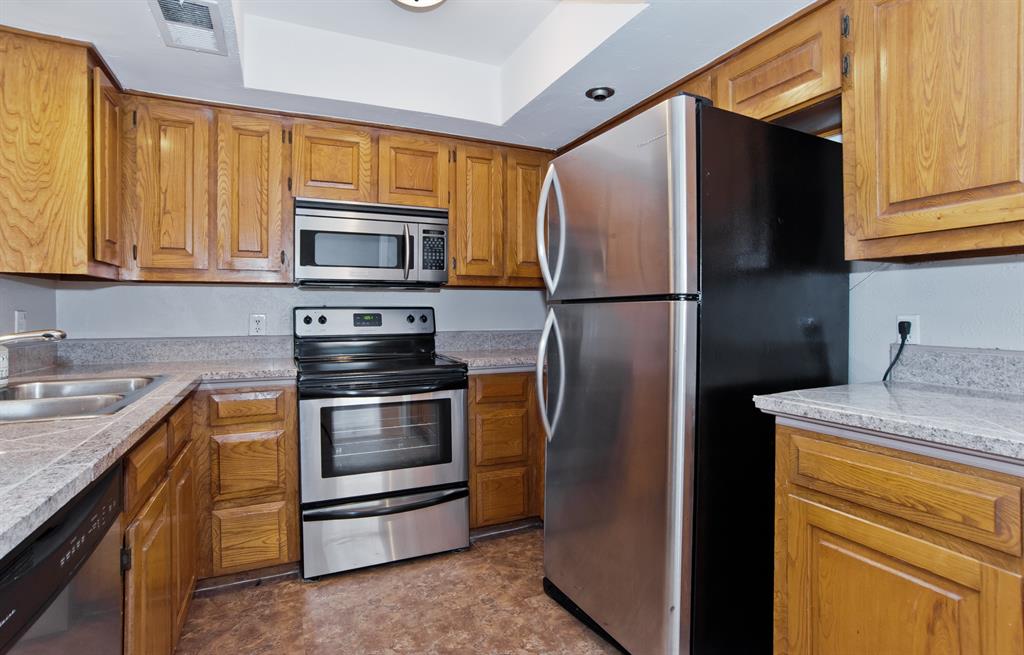 CLAYMORE PARK CONDOMINIUMS - Residential Lease