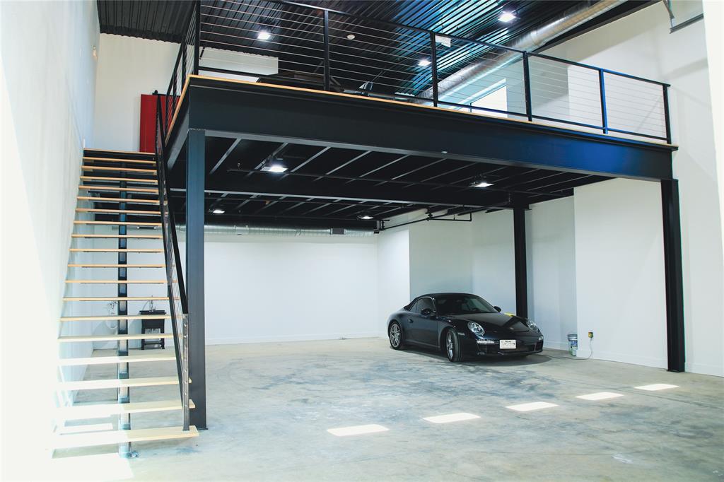 1725 N US 377 Highway 601