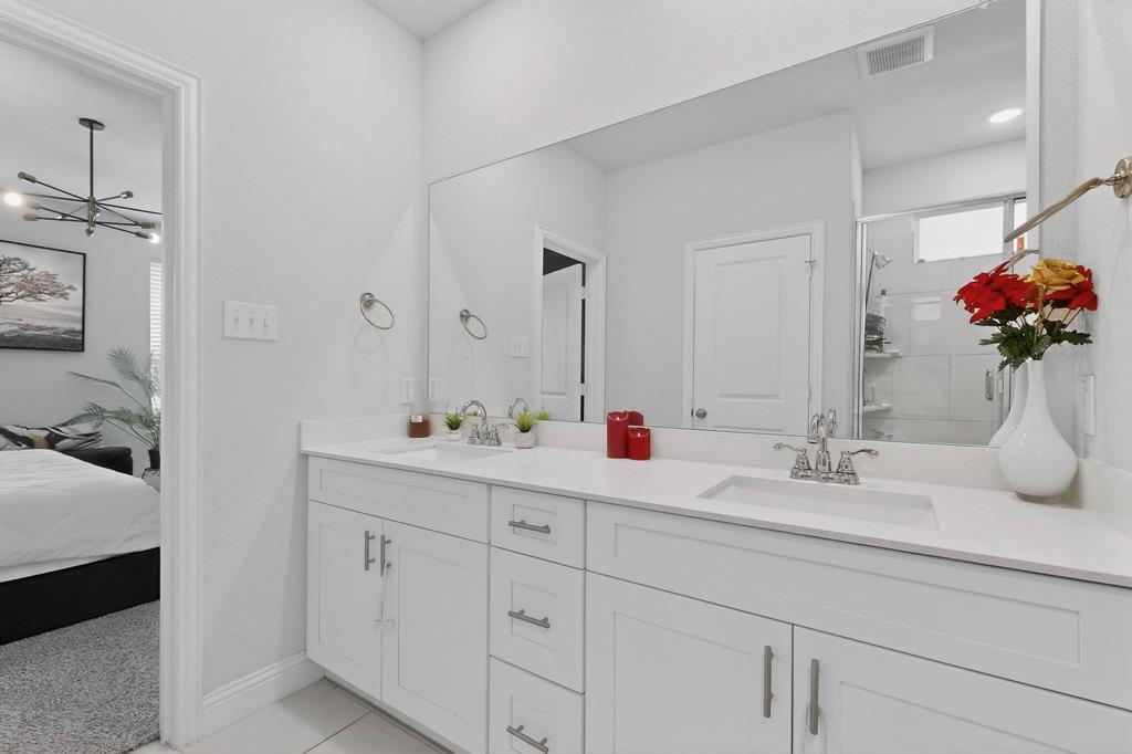 Venetian At Weston, Ph 1 - Residential Lease