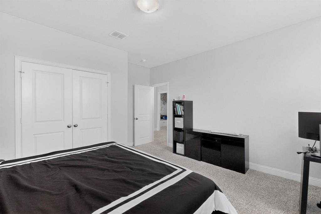 Venetian At Weston, Ph 1 - Residential Lease