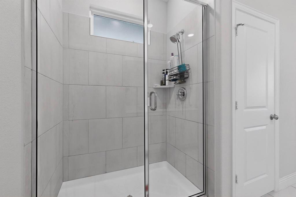 Venetian At Weston, Ph 1 - Residential Lease