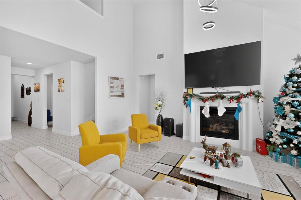 Venetian At Weston, Ph 1 - Residential Lease