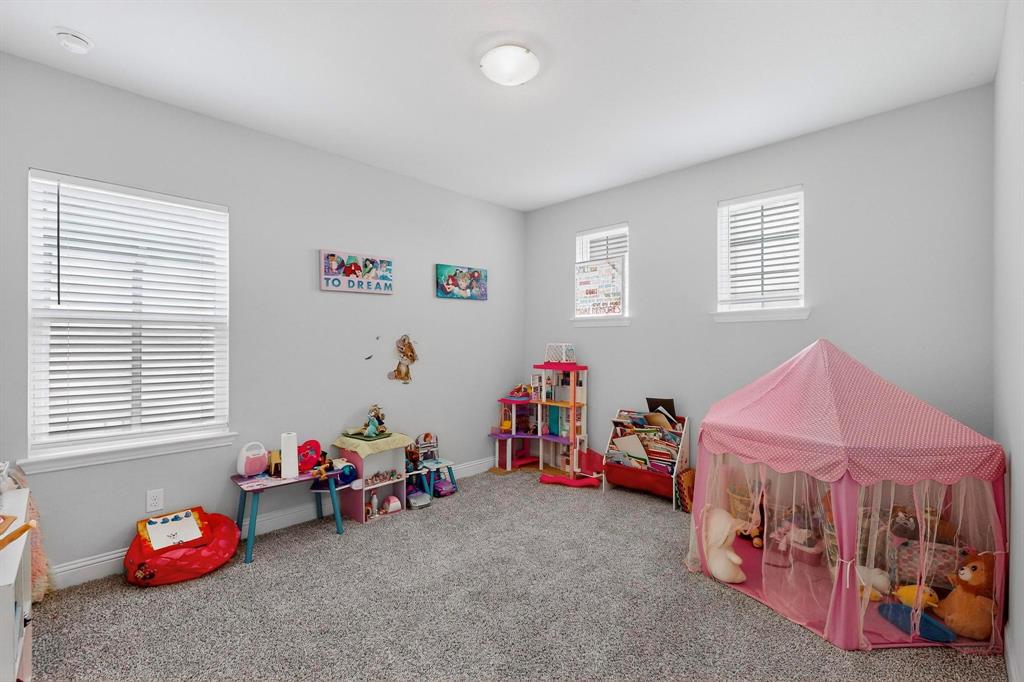 Venetian At Weston, Ph 1 - Residential Lease