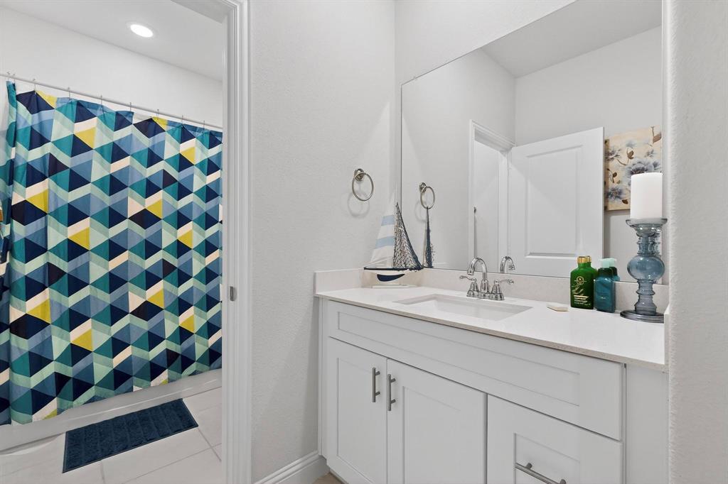 Venetian At Weston, Ph 1 - Residential Lease