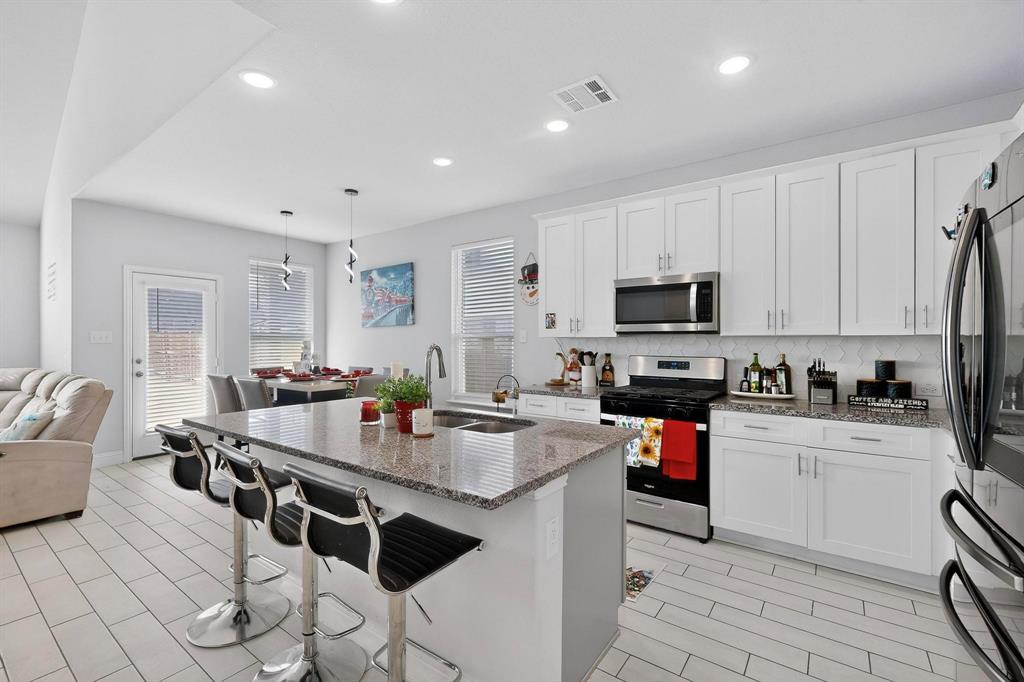 Venetian At Weston, Ph 1 - Residential Lease