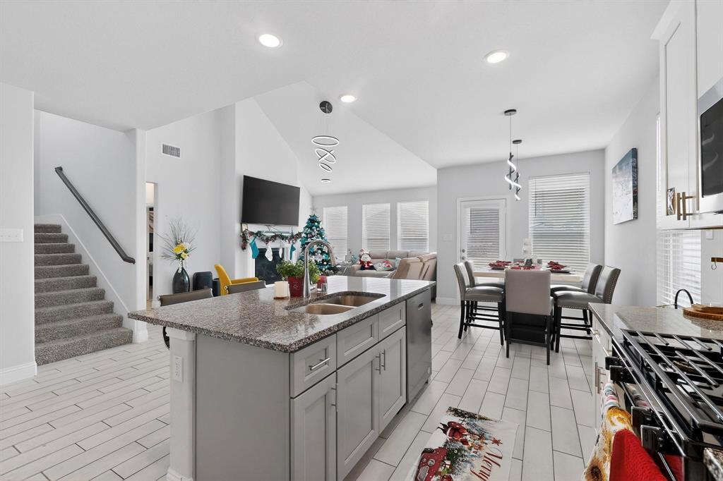 Venetian At Weston, Ph 1 - Residential Lease