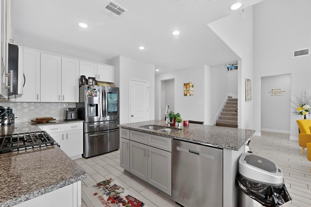 Venetian At Weston, Ph 1 - Residential Lease