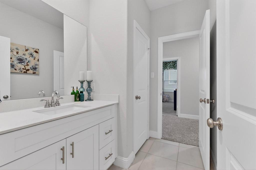 Venetian At Weston, Ph 1 - Residential Lease