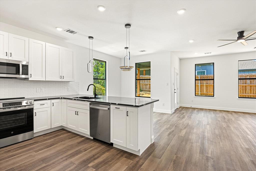 Canyon Creek III - Residential