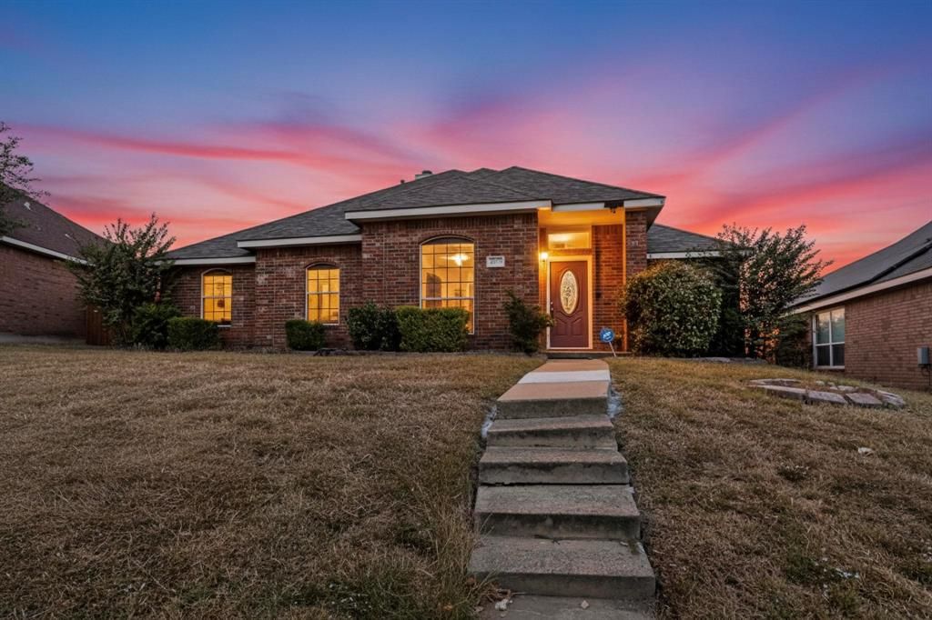 Photo of 1933 Parkdale Drive, Mesquite, TX 75149 (MLS # 21095211)