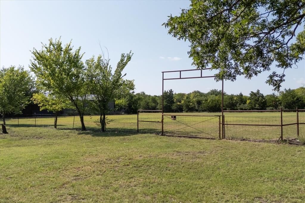 404 Hackberry Drive