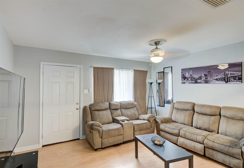 2550 Crape Myrtle Street