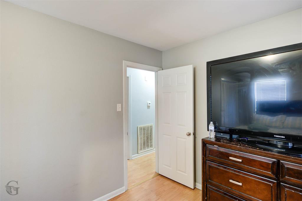 2550 Crape Myrtle Street