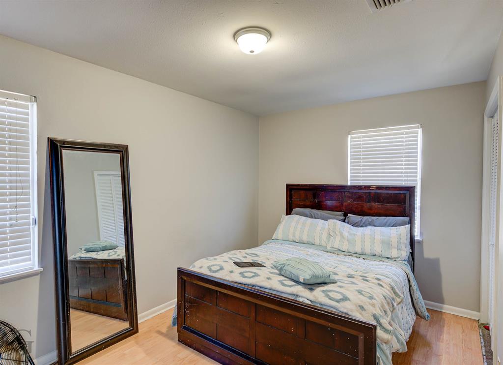 2550 Crape Myrtle Street