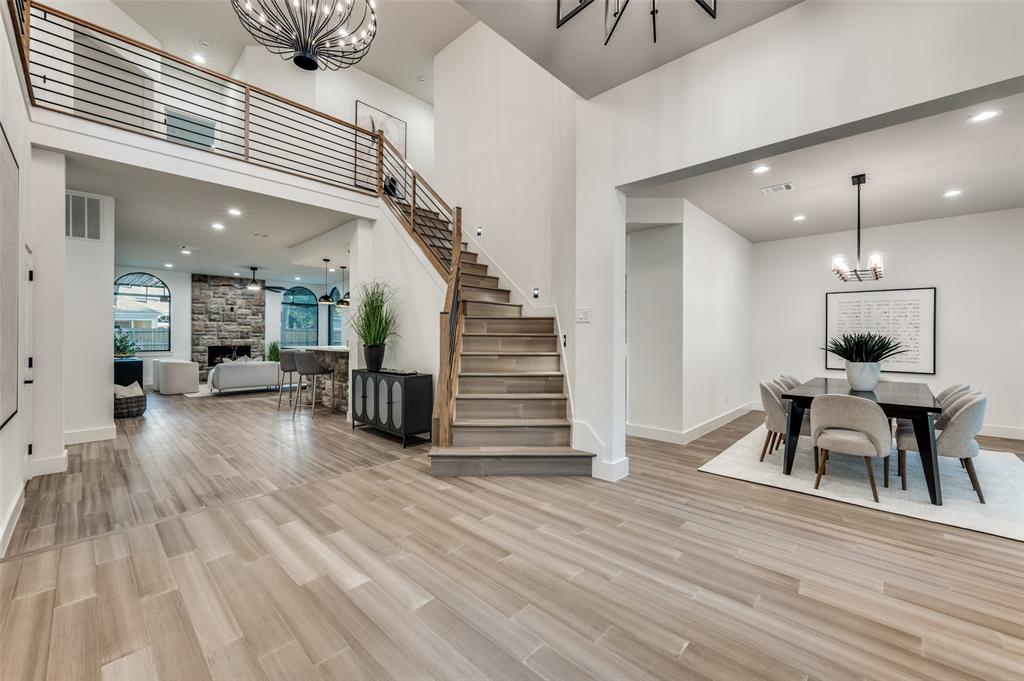 2715 Carriage Trail
