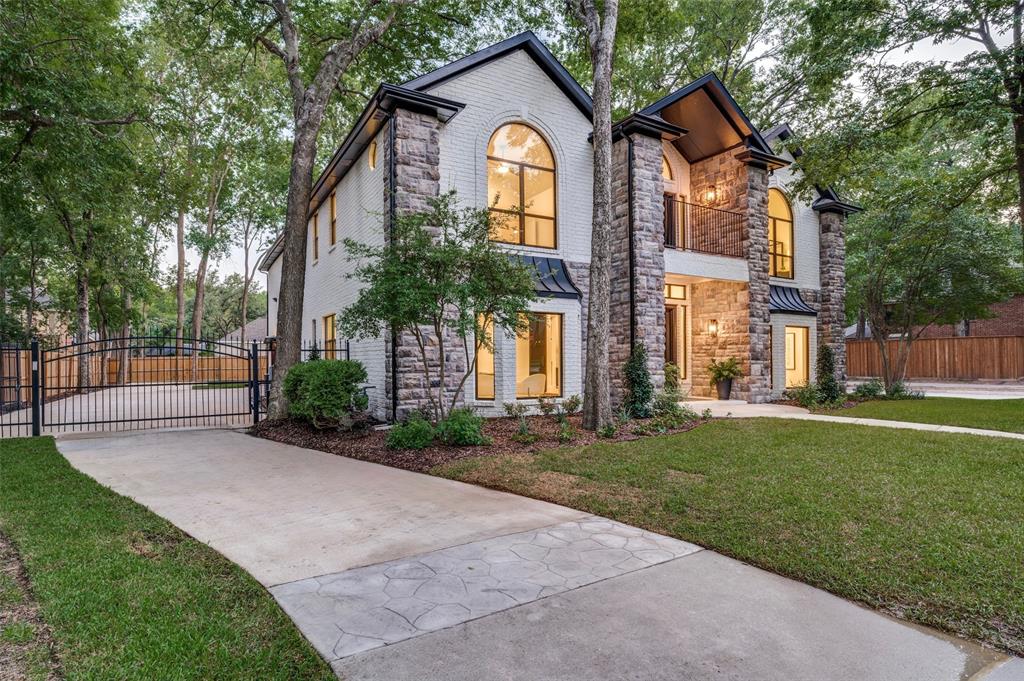 2715 Carriage Trail