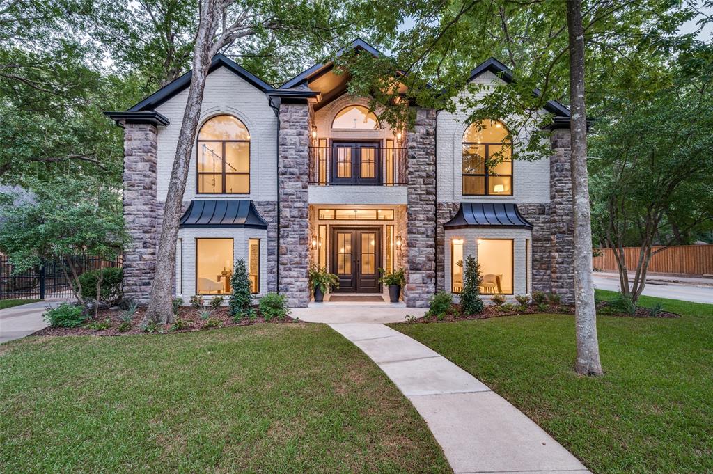2715 Carriage Trail