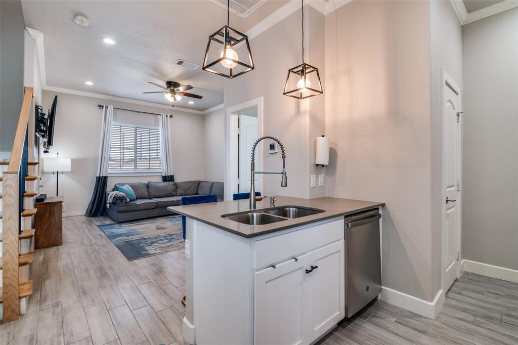 2247 Dorian Place