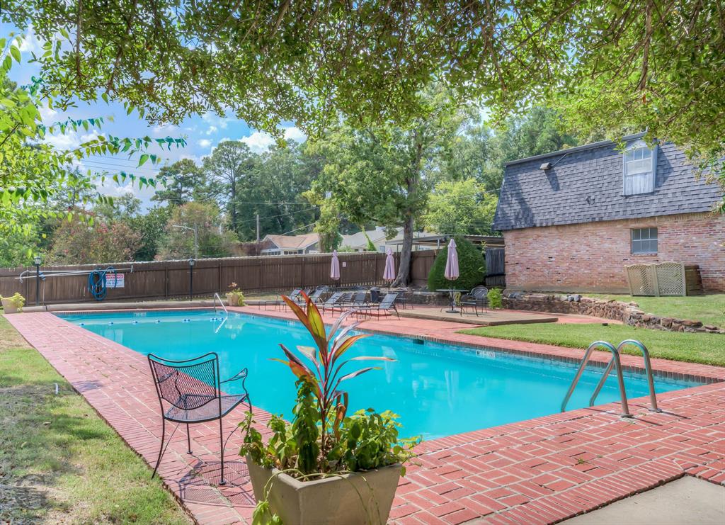 Fairfield Oaks Condos - Residential