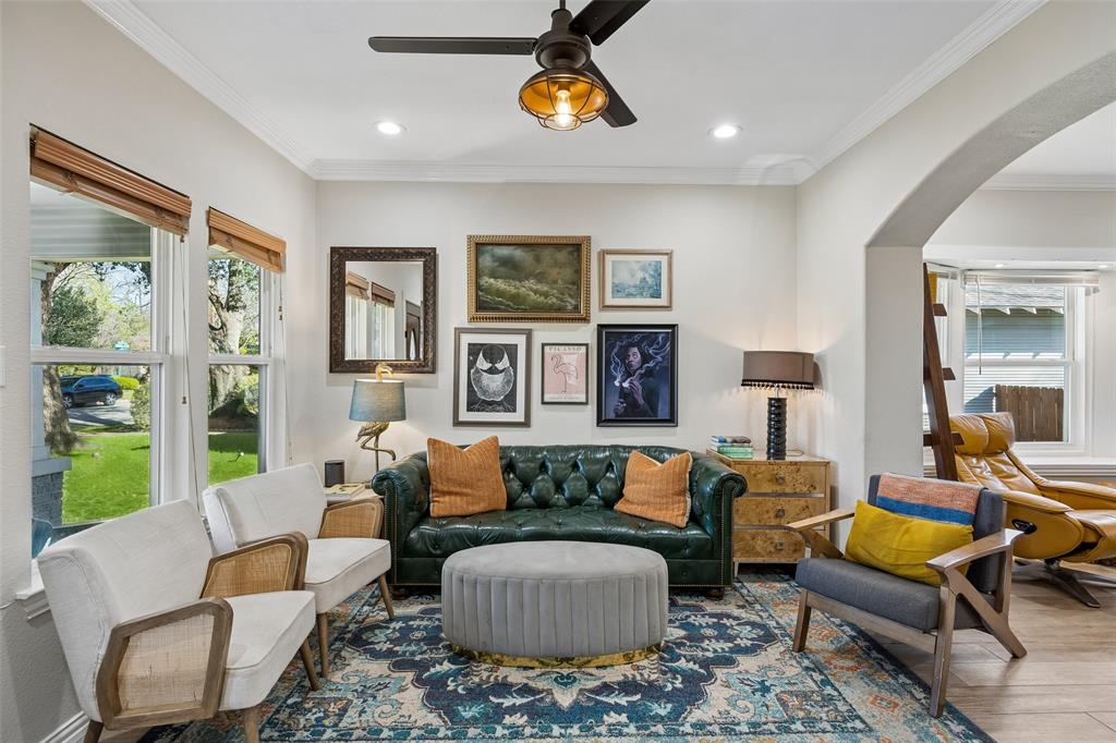 728 N Winnetka Avenue