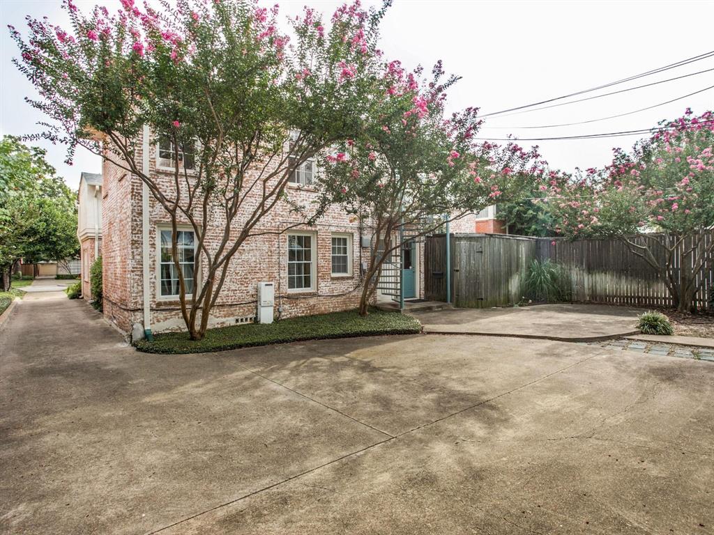 PRESTON PLACE 4 - Residential Lease