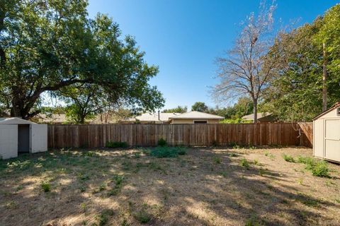Tiny photo for 618 W Purnell Road, Lewisville, TX 75067 (MLS # 21101570)