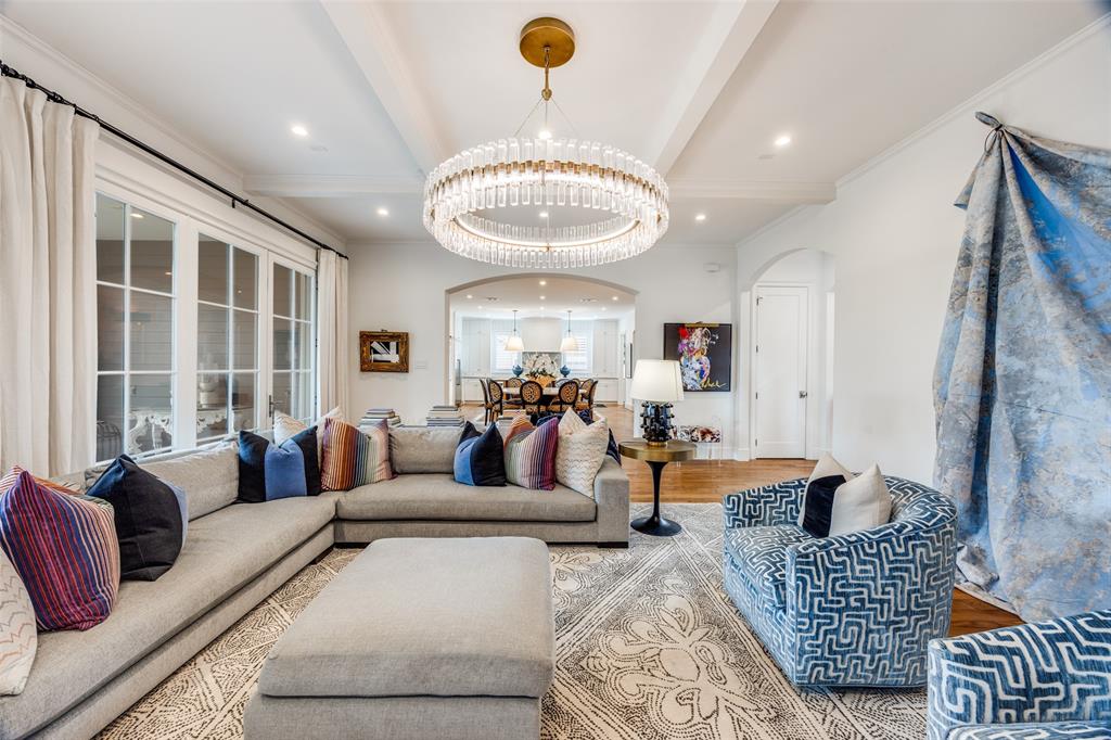 8546 San Pedro Parkway