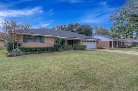 Photo of 519 Rock Hollow Drive, Shreveport, LA 71115 (MLS # 21246153)