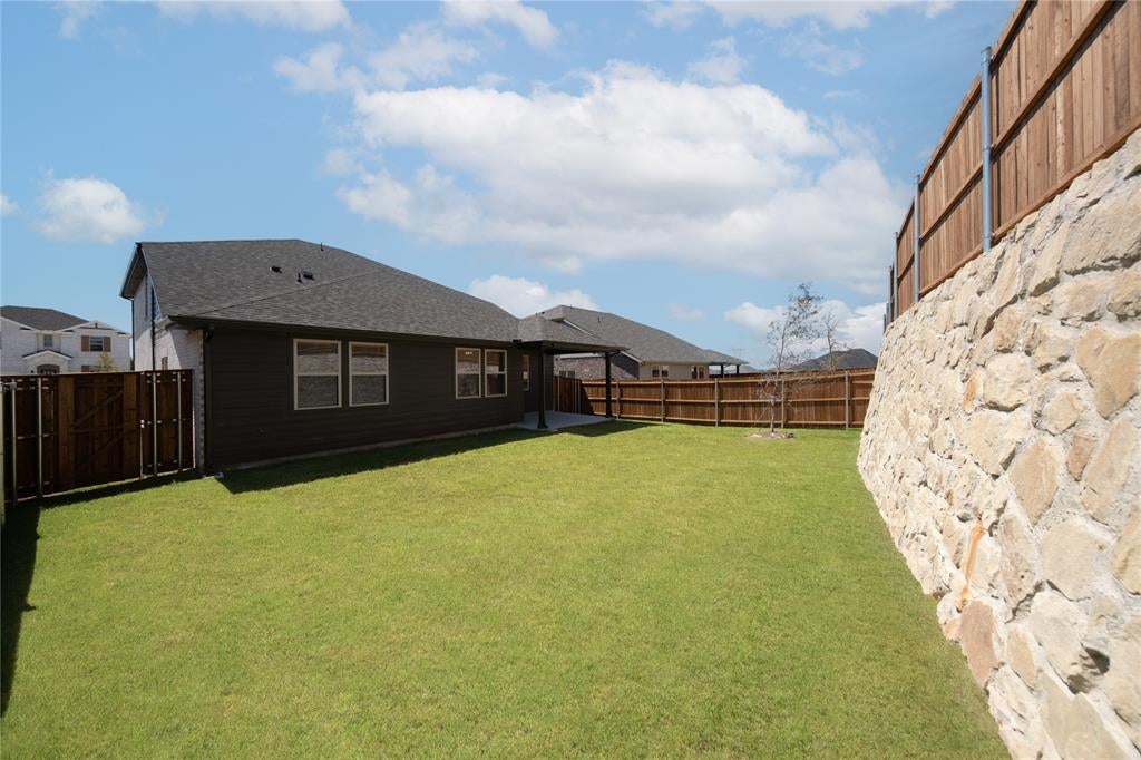 3052 Hollybrook Lane