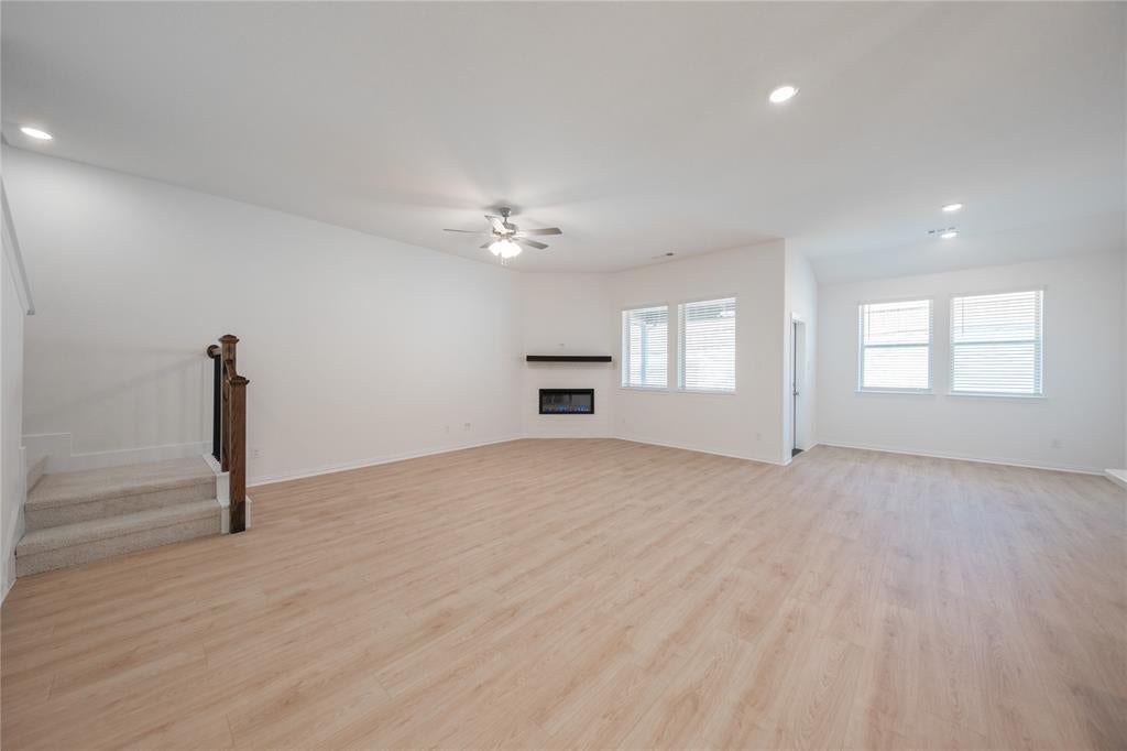 3052 Hollybrook Lane
