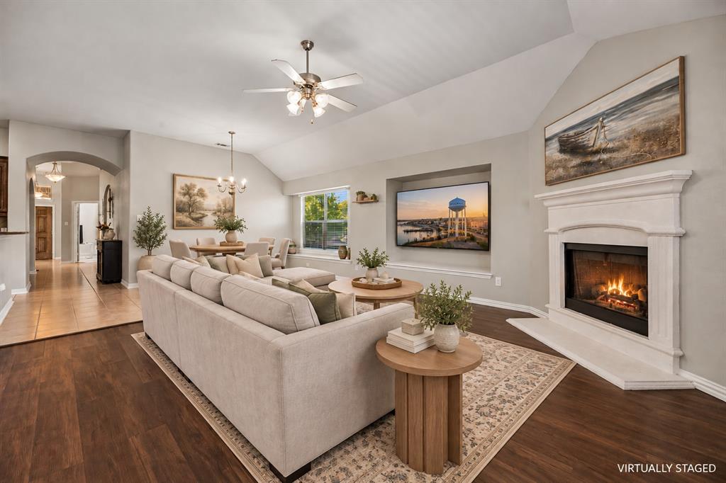 833 Glenmere Court