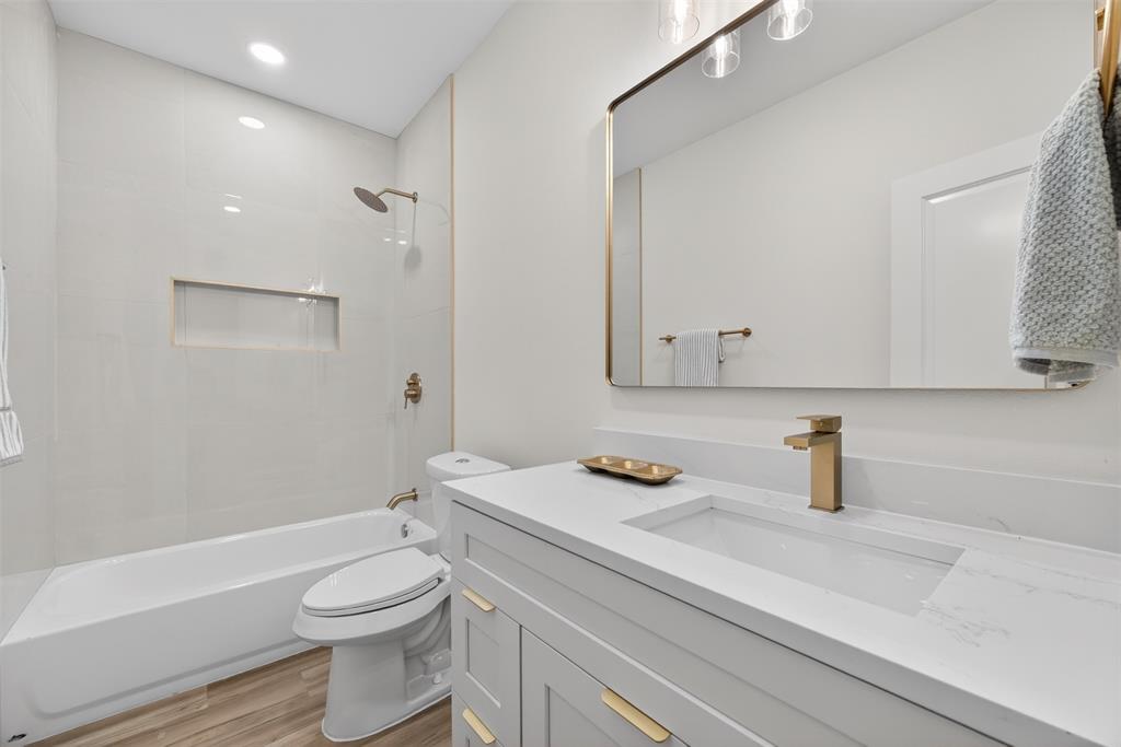 Lincoln Manor - Residential