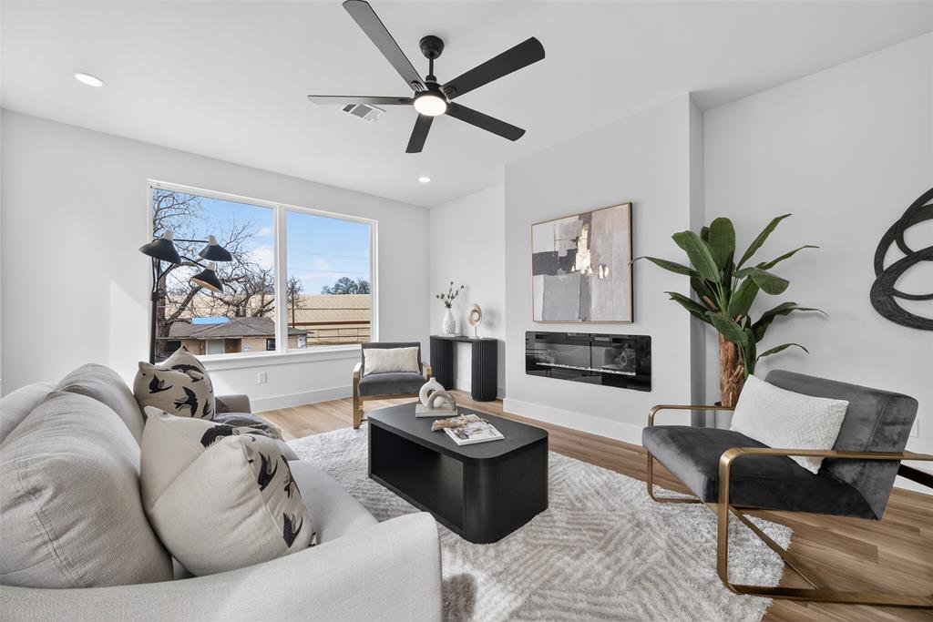 Lincoln Manor - Residential