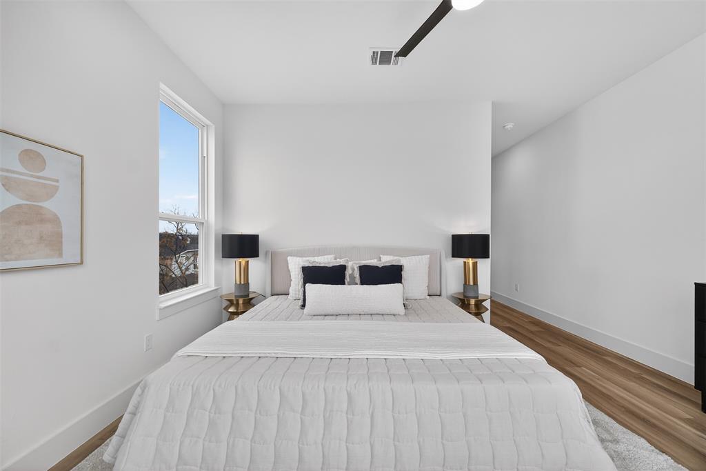 Lincoln Manor - Residential