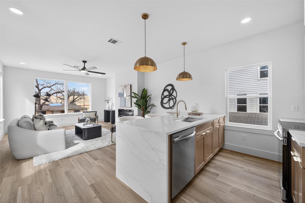 Lincoln Manor - Residential