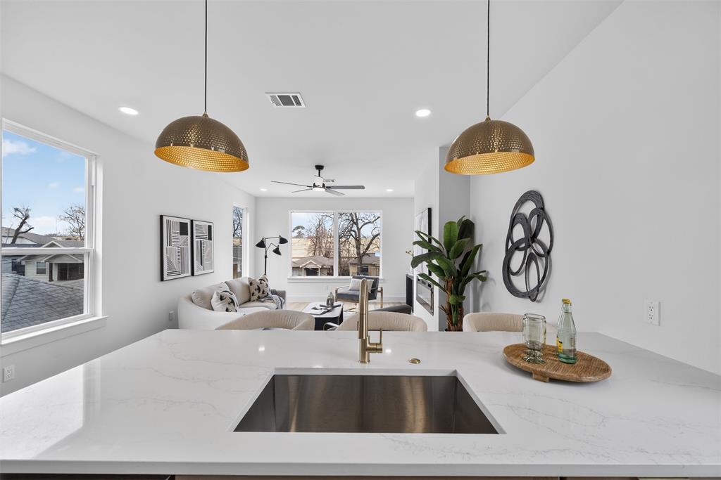 Lincoln Manor - Residential