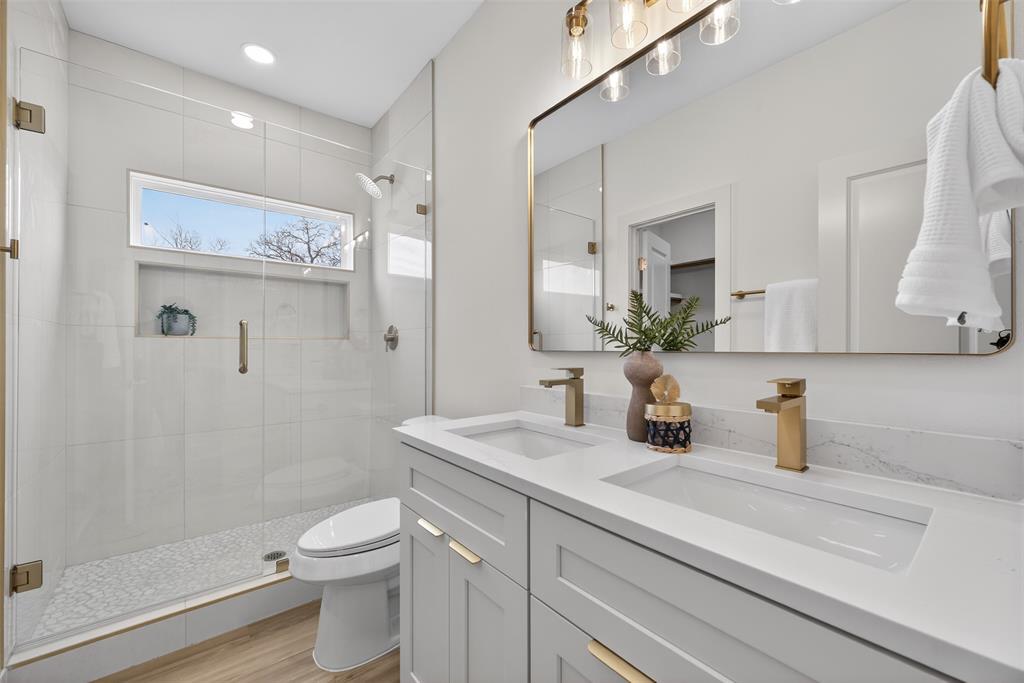 Lincoln Manor - Residential