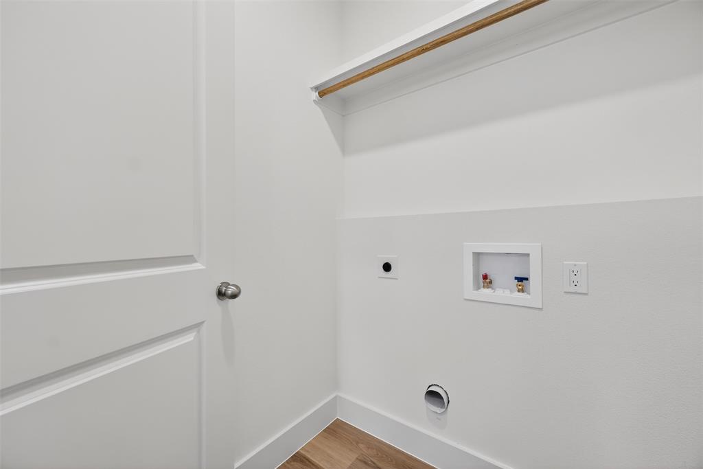 Lincoln Manor - Residential