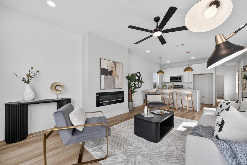 Lincoln Manor - Residential