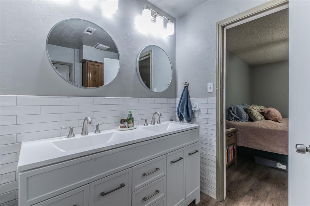 Cloisters Condo The - Residential